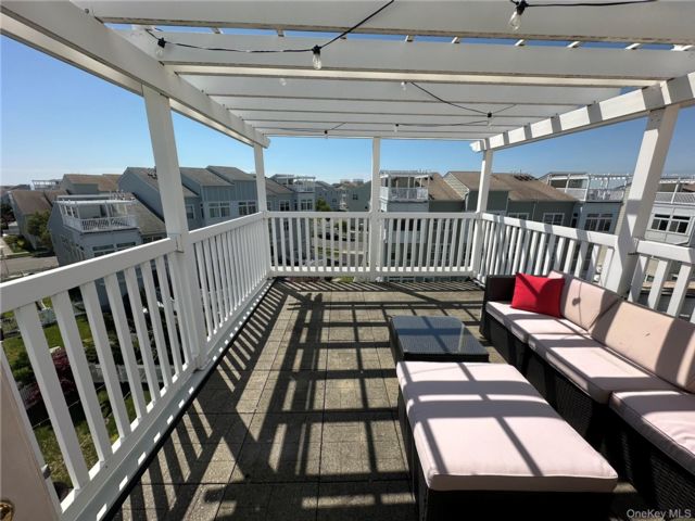  2 BR,  1.00 BTH &nbsp;Contemporary style home in Arverne